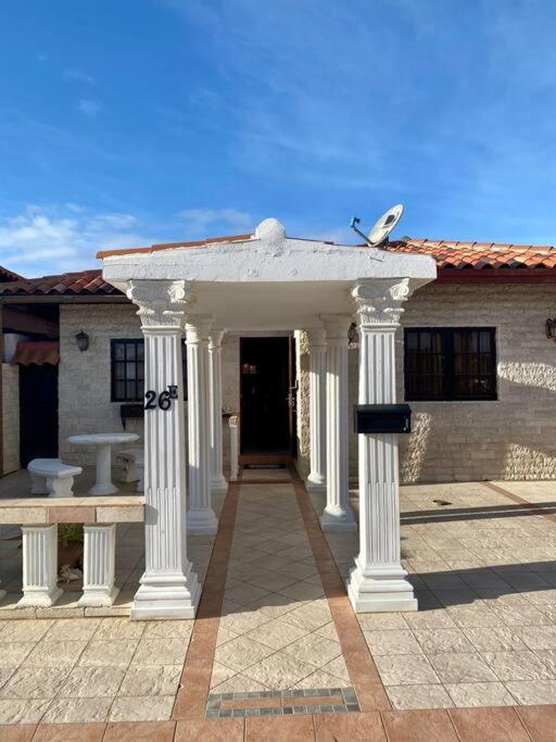 3-Bedroom Villa With A Jacuzzi Noord Dış mekan fotoğraf