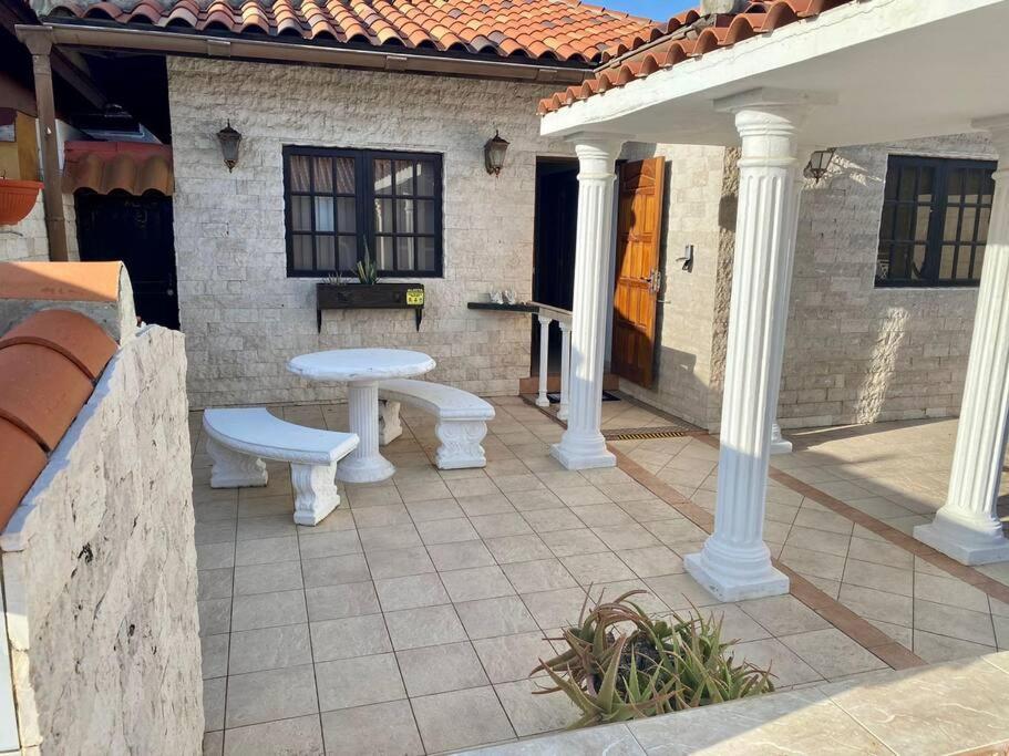 3-Bedroom Villa With A Jacuzzi Noord Dış mekan fotoğraf